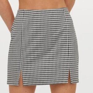 H&M DIVIDED Houndstooth Mini Skirt, Medium, Black & White